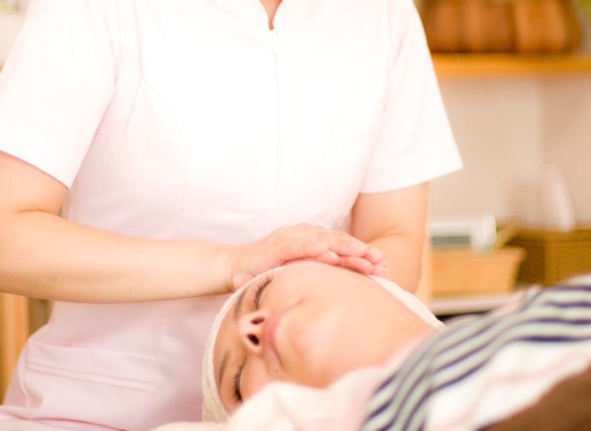 大人気!小顔調整。お顔のゆがみ、たるみなどに