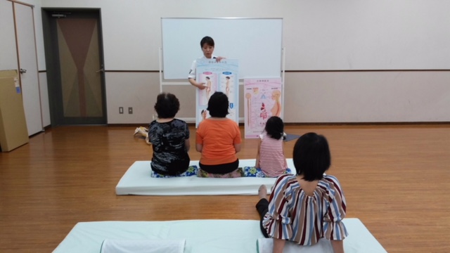 小さい子供さんも参加されて一緒にお勉強です。